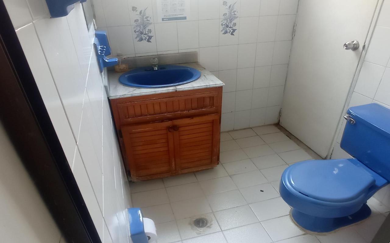 מדיין Yellow House Hostel מראה חיצוני תמונה