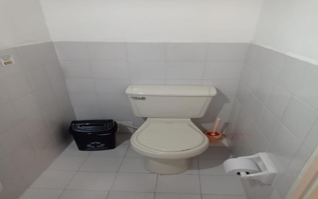 מדיין Yellow House Hostel מראה חיצוני תמונה
