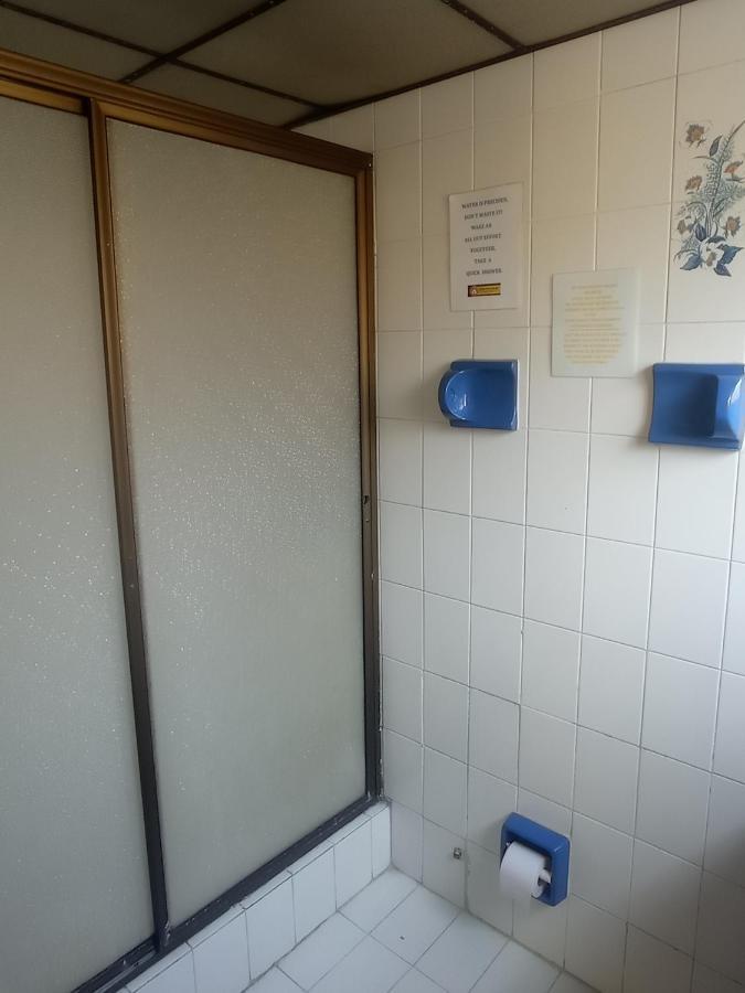 מדיין Yellow House Hostel מראה חיצוני תמונה