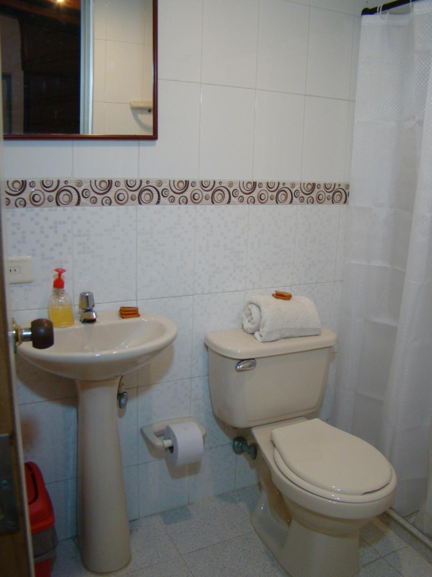 מדיין Yellow House Hostel מראה חיצוני תמונה
