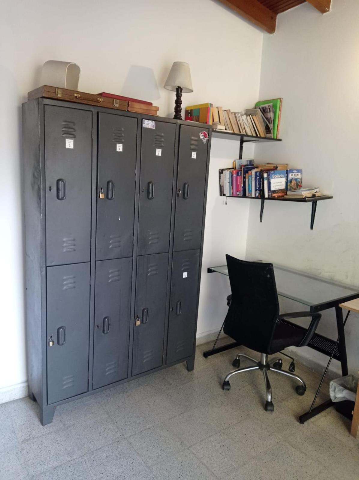 מדיין Yellow House Hostel מראה חיצוני תמונה