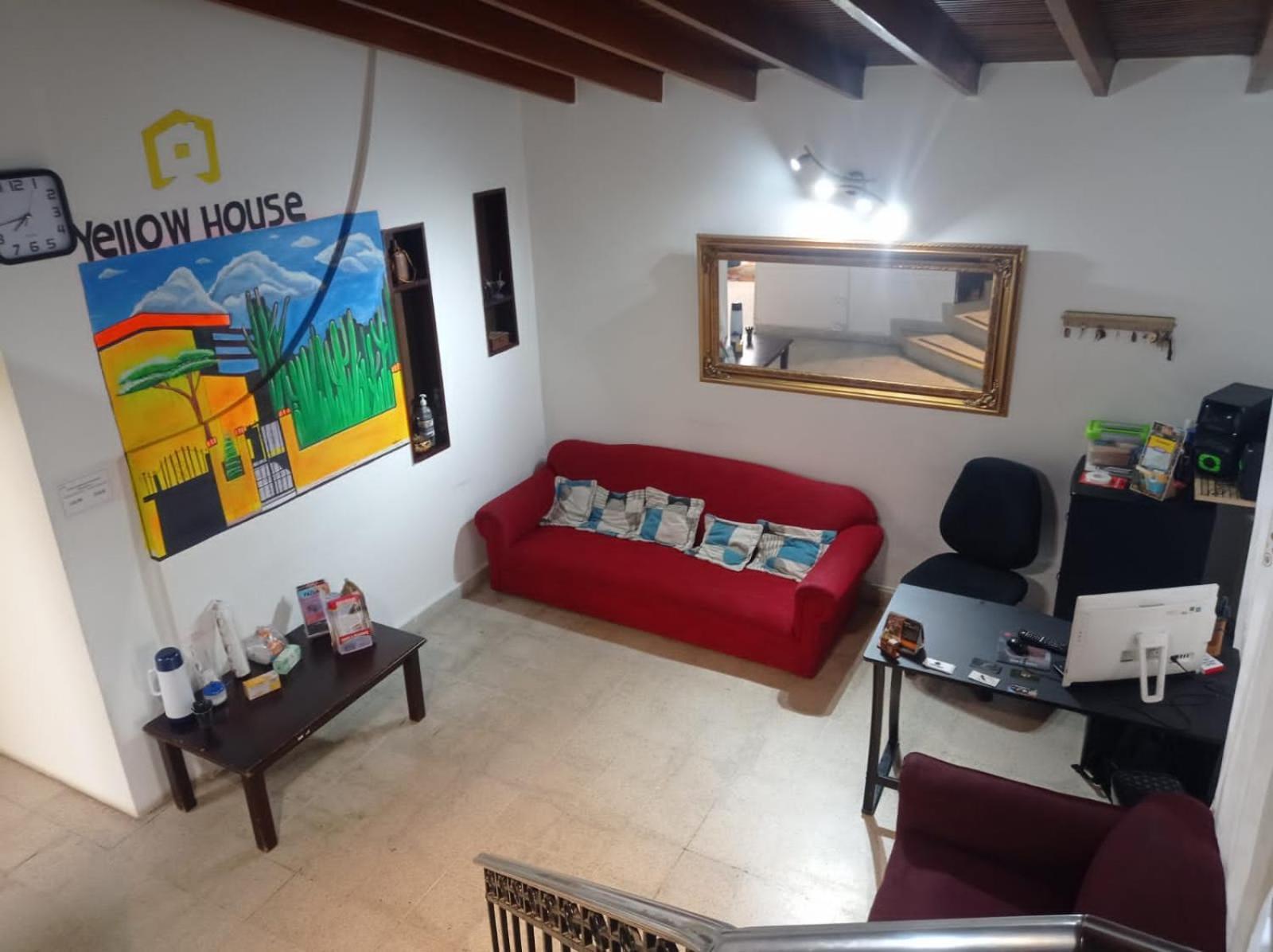 מדיין Yellow House Hostel מראה חיצוני תמונה